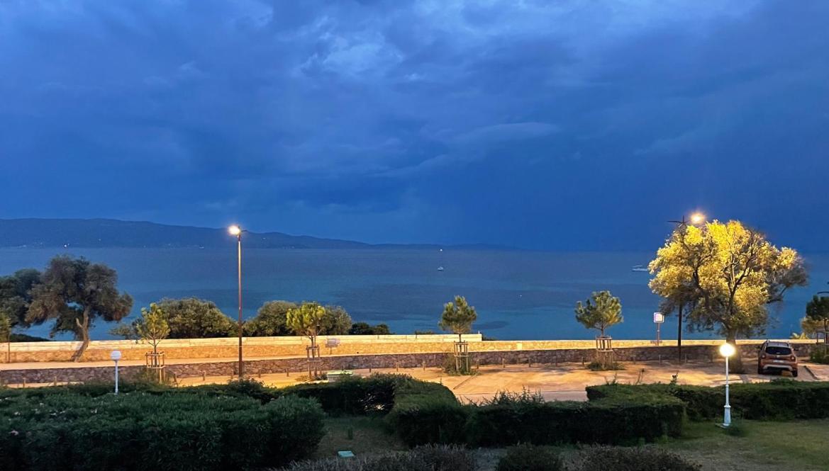 Superbe Pieds Dans L Eau Ajaccio Face A La Mer Plage De Sable Fin Route Des Iles Des Sanguinaires المظهر الخارجي الصورة